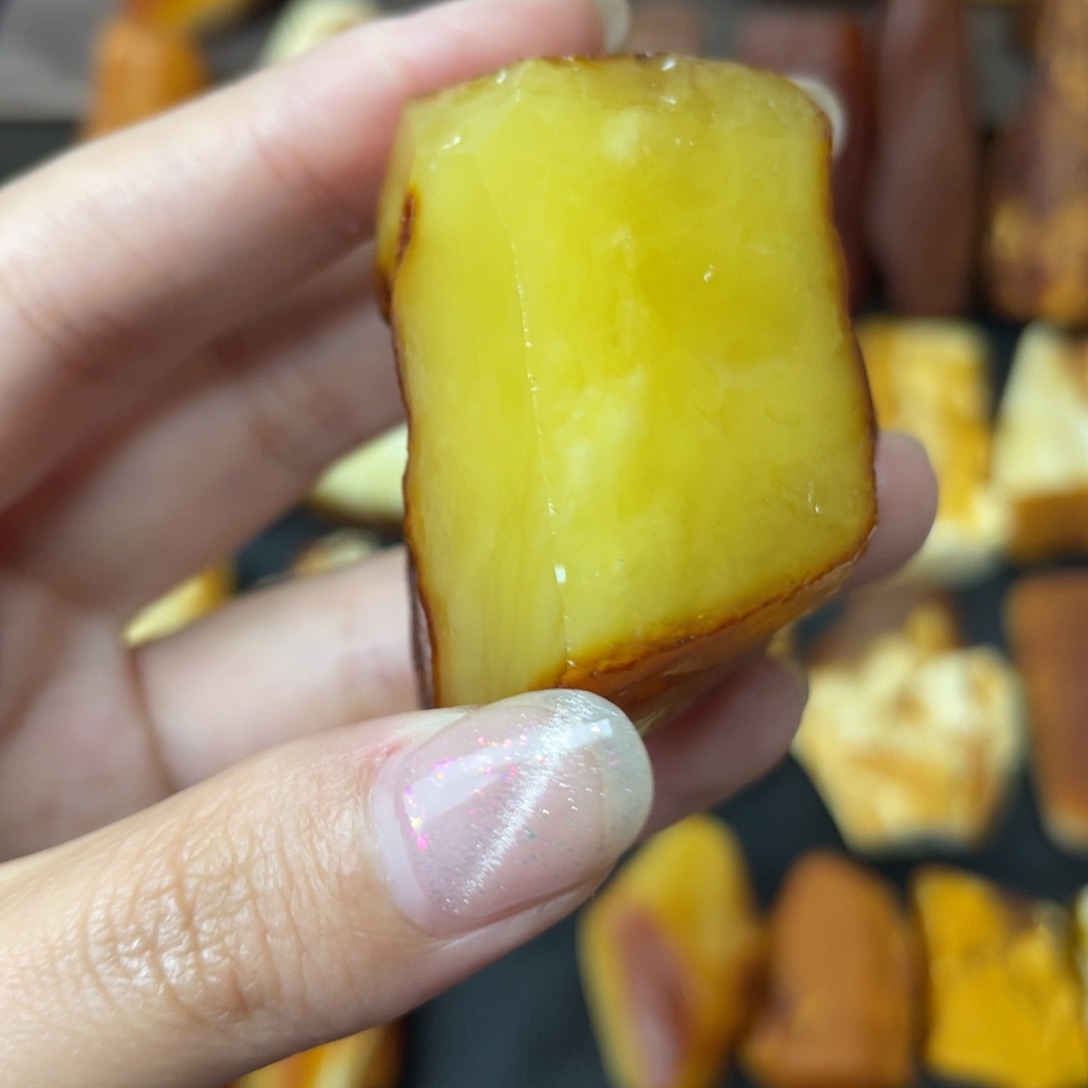 定制蜜蜡用****3蜜蜡原石