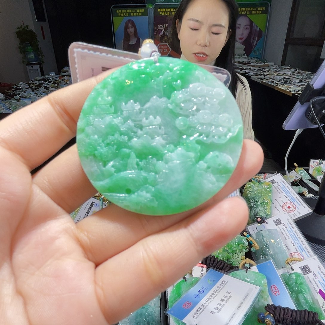 颈饰未镶嵌翡翠一