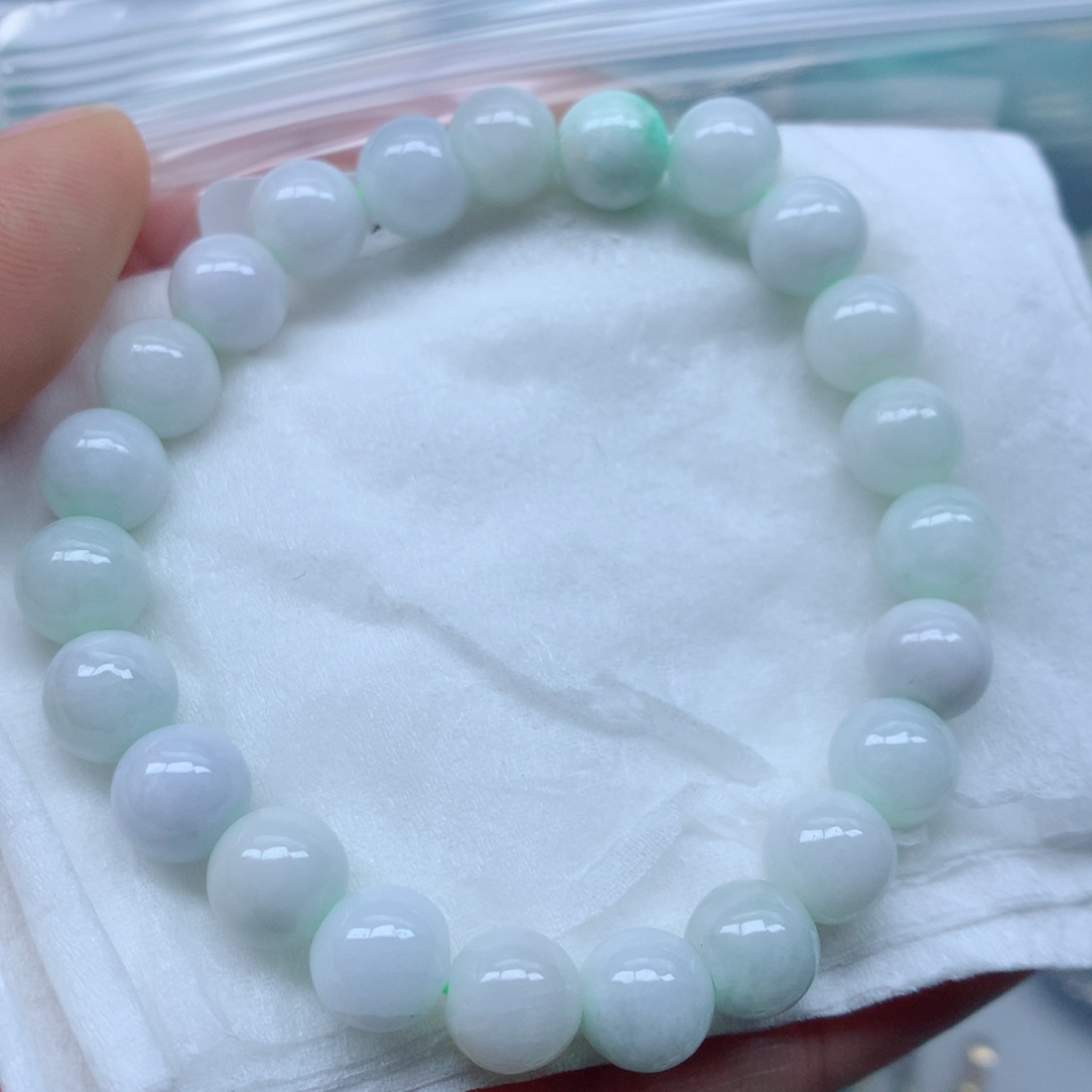 翡翠颈饰未镶嵌手串