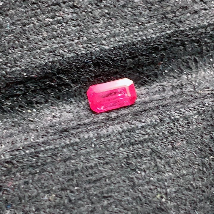 尖晶石裸石马亨盖尖晶石63分