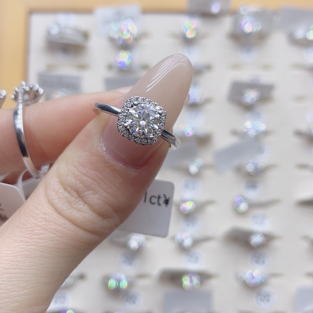 莫桑石非金属高定光臂方包1克拉13圈