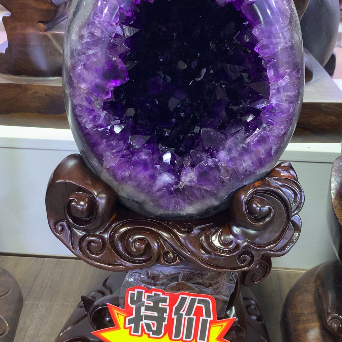 织绣巴西紫水晶摆件