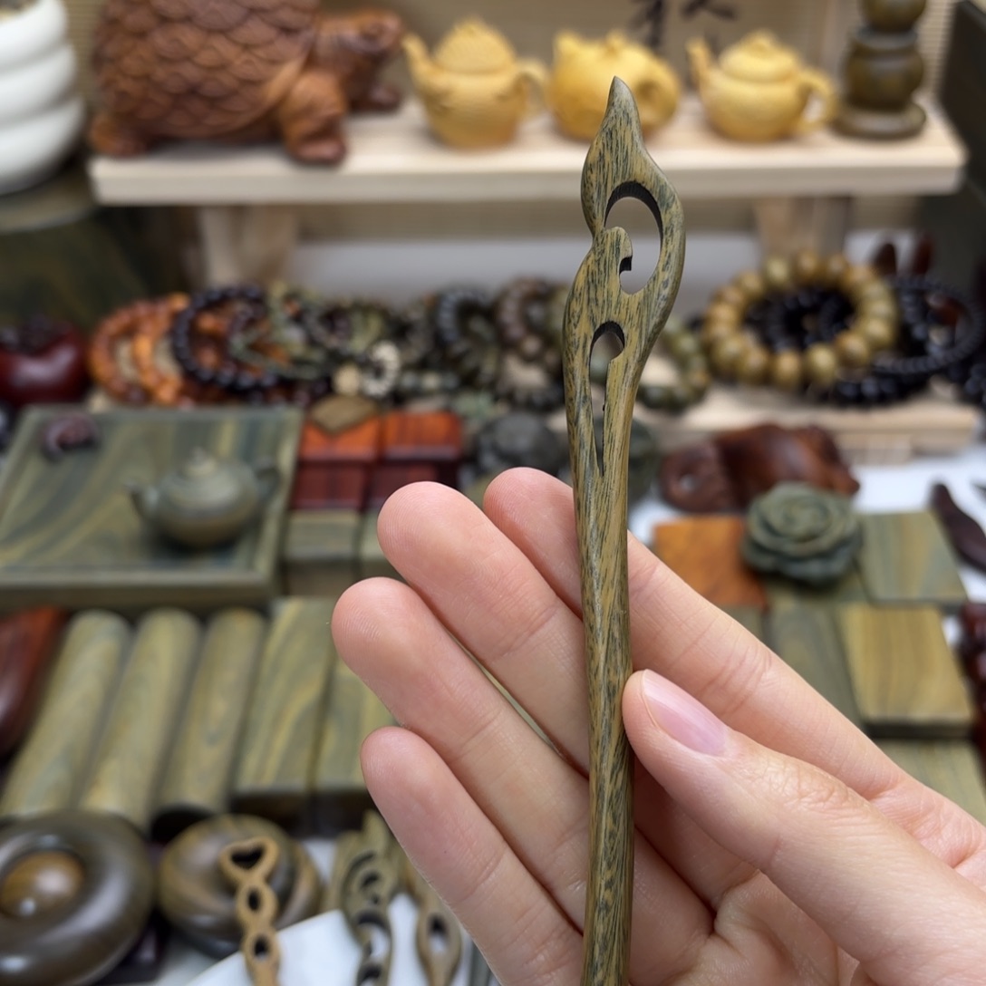 我***肉木绿檀木料工艺品