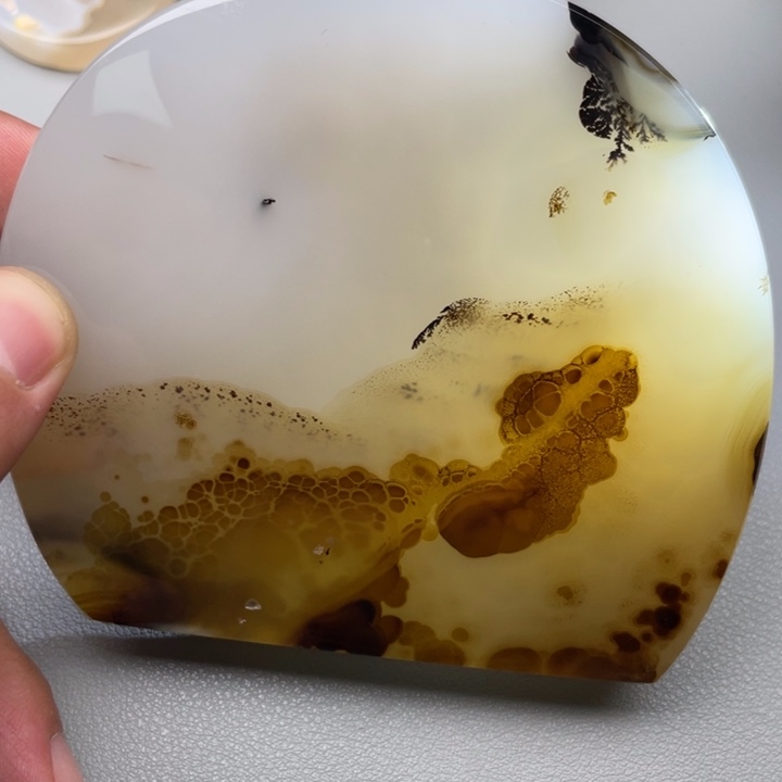 玛瑙/玉髓颈饰未镶嵌路*