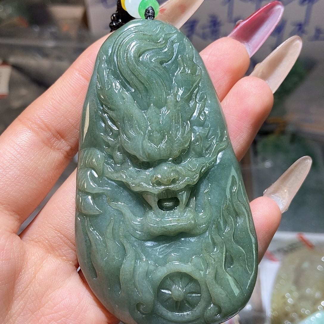 翡翠颈饰未镶嵌天然