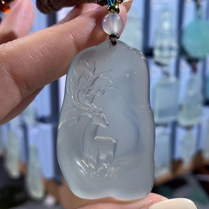 岫玉未镶嵌颈饰吊坠