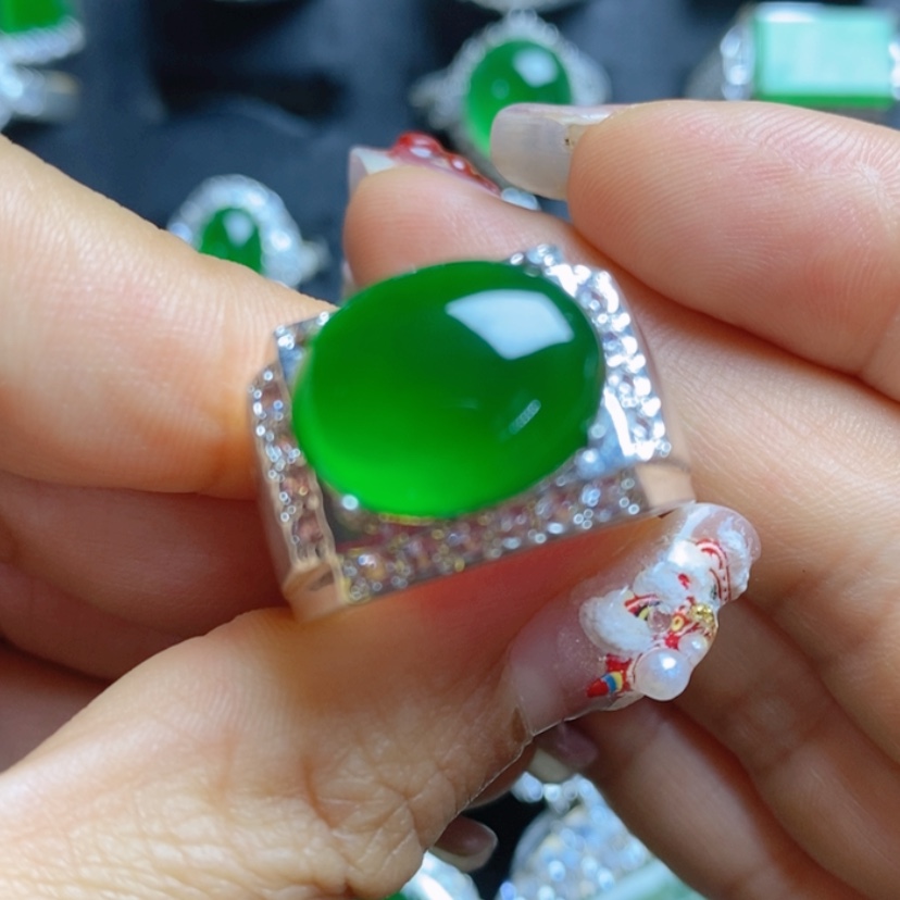 【闪购商品】翡翠挂件未镶嵌蛋面