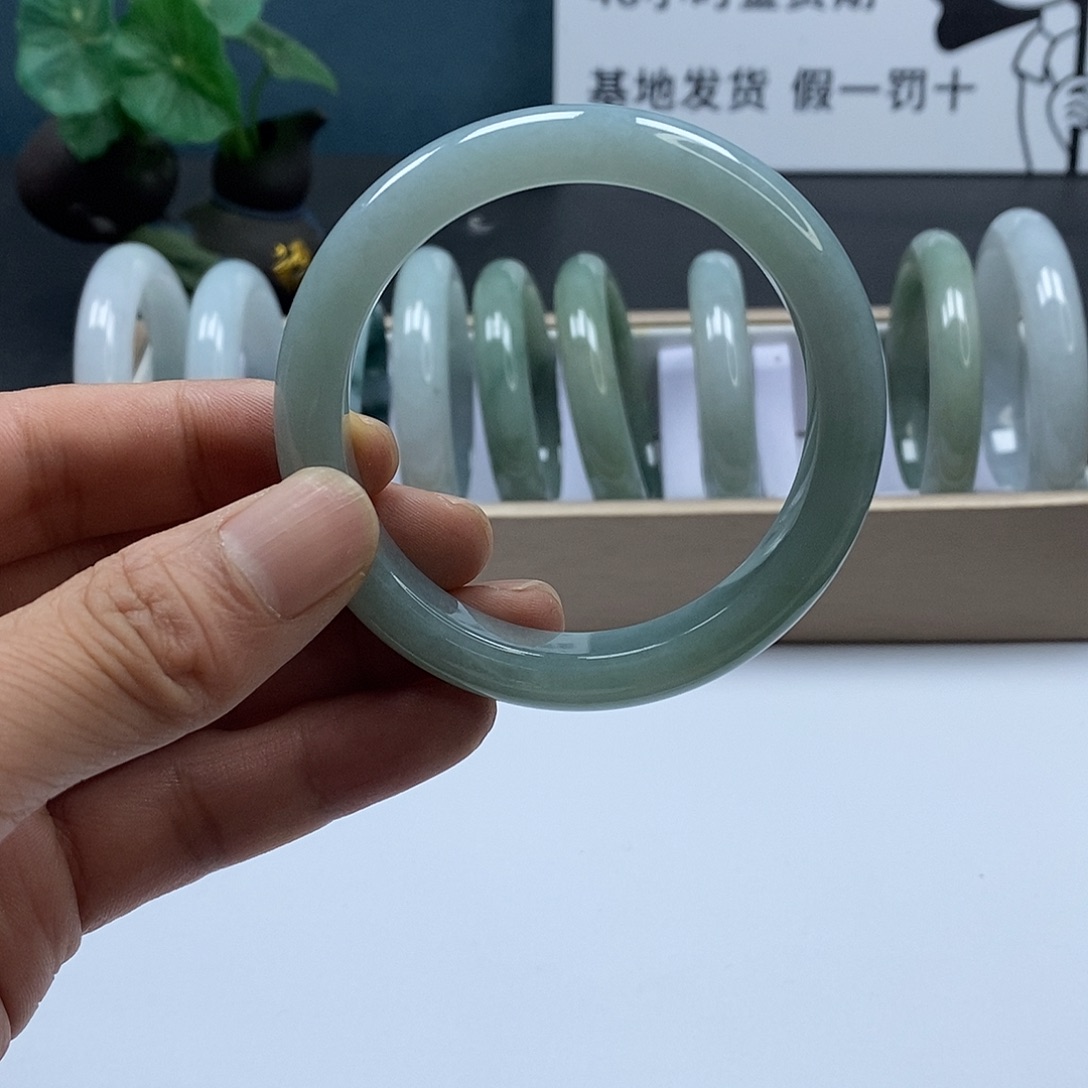 翡翠未镶嵌手镯翡翠手镯