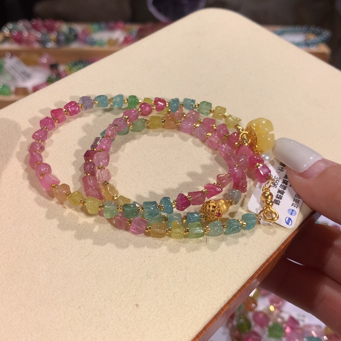 碧玺多样性发货一件未镶嵌