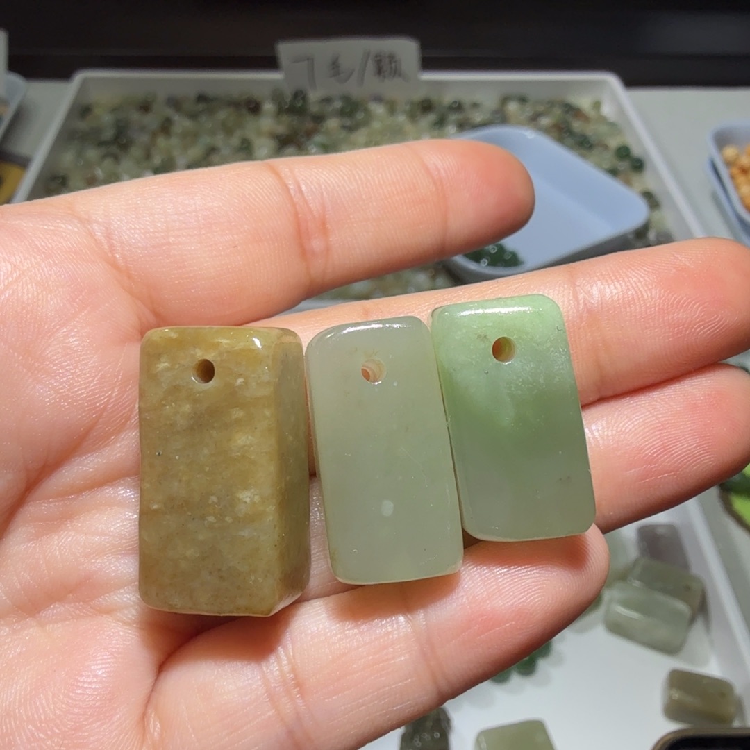 黎***゛和田玉未镶嵌珠宝奇石