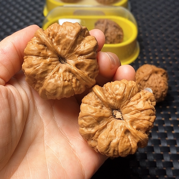 文玩核桃把件蛤蟆头