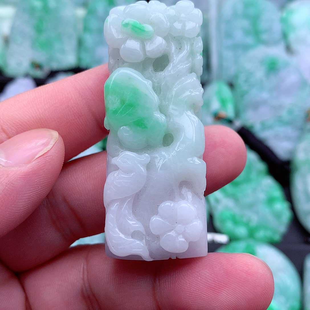 翡翠吊坠(不含链)未镶嵌