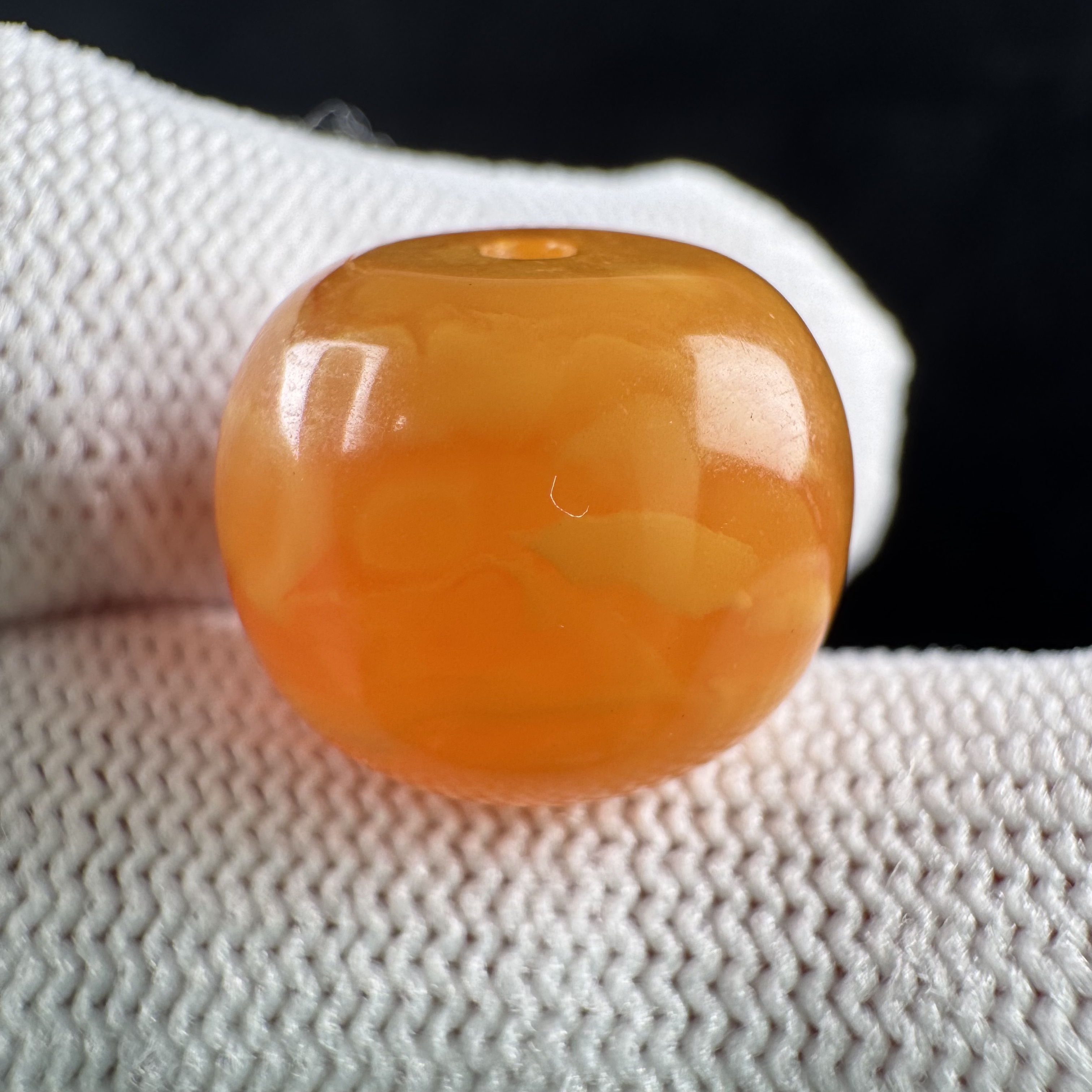 A6752天然原矿蜜蜡 鸡油红墩子 14.7*11.7mm支持复检