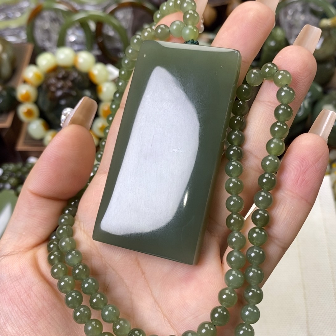 透闪石质玉未镶嵌挂件五**宗