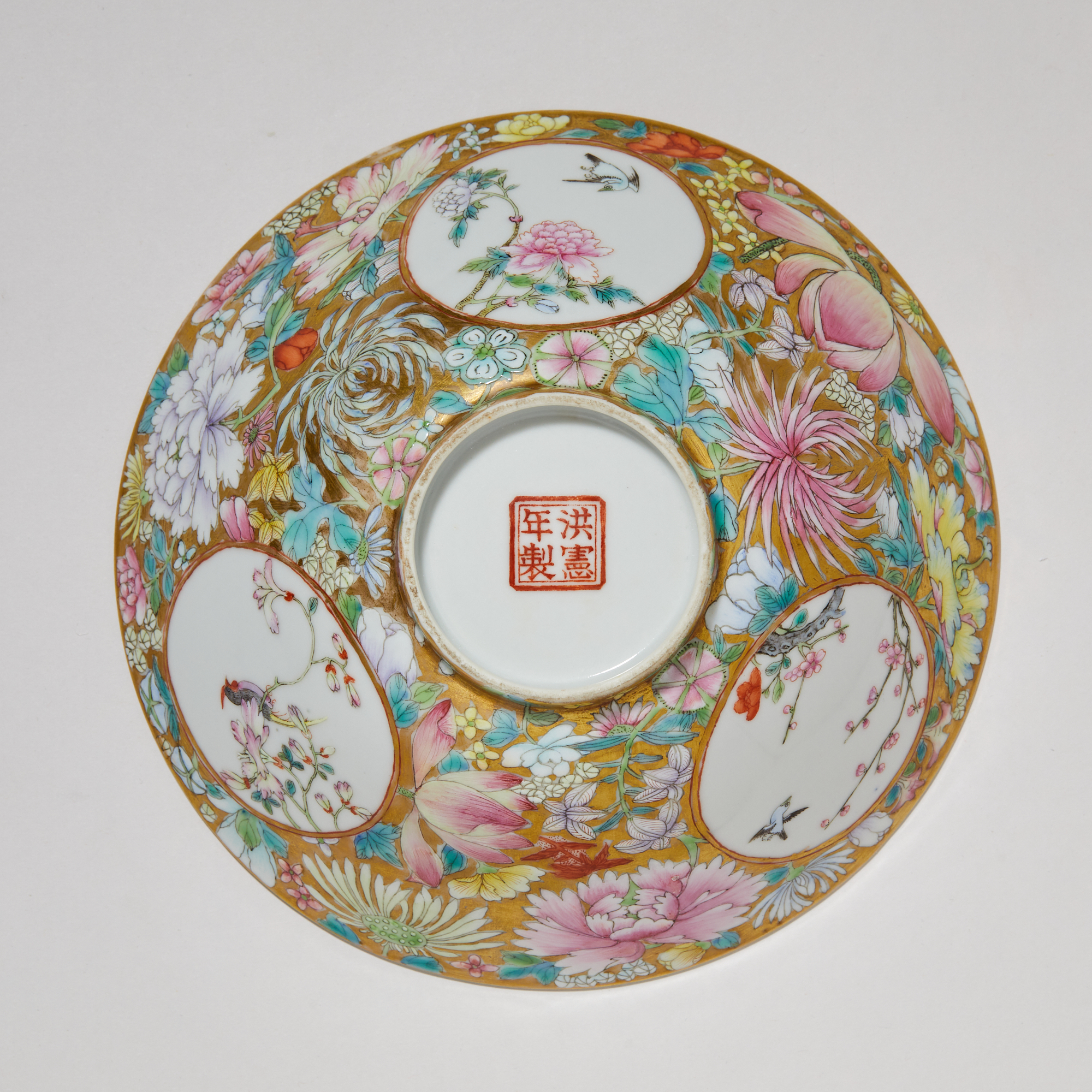 3413民国・金地百花不落地开窗花鸟斗笠碗【古董拍卖】