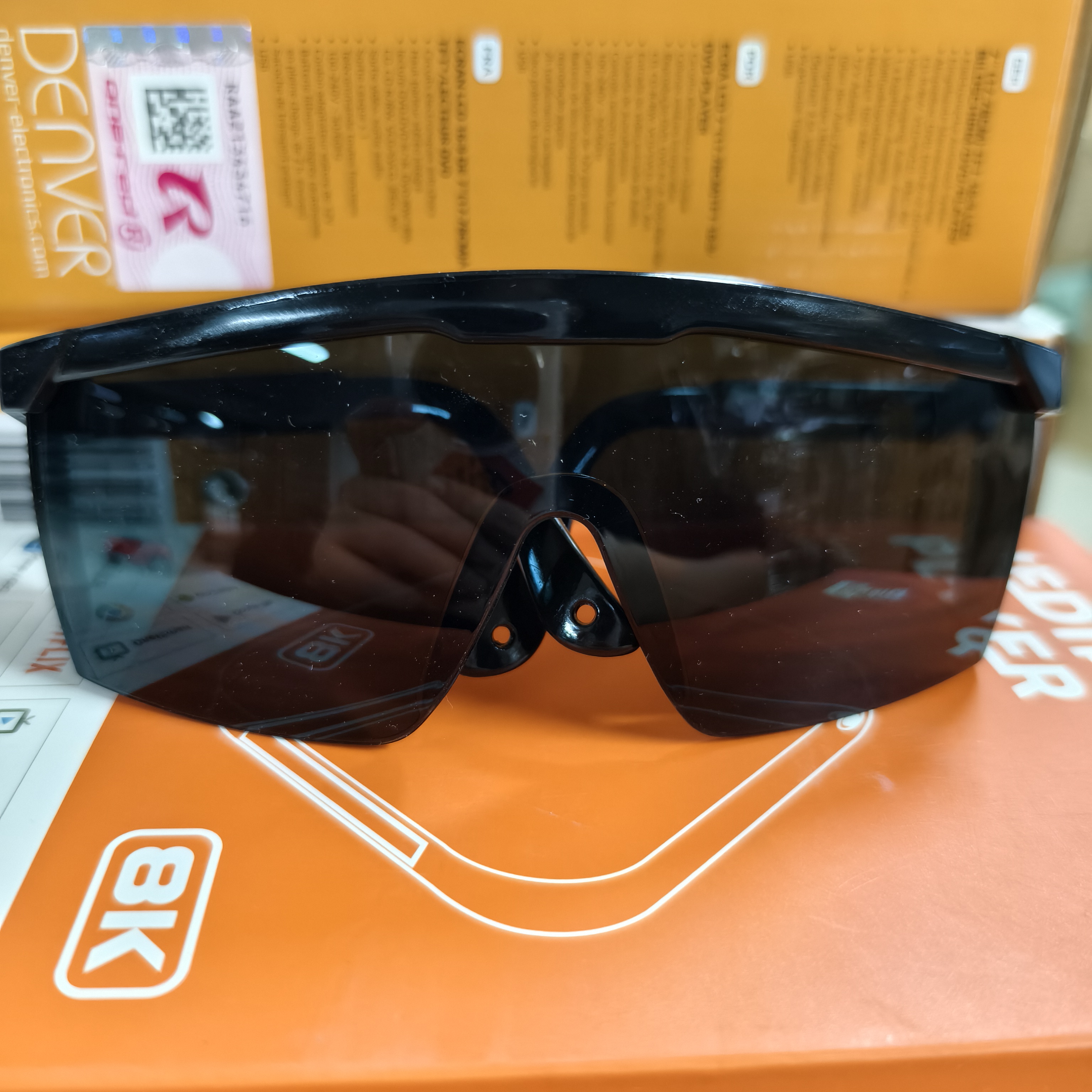 9新  hhh 黑色护目镜