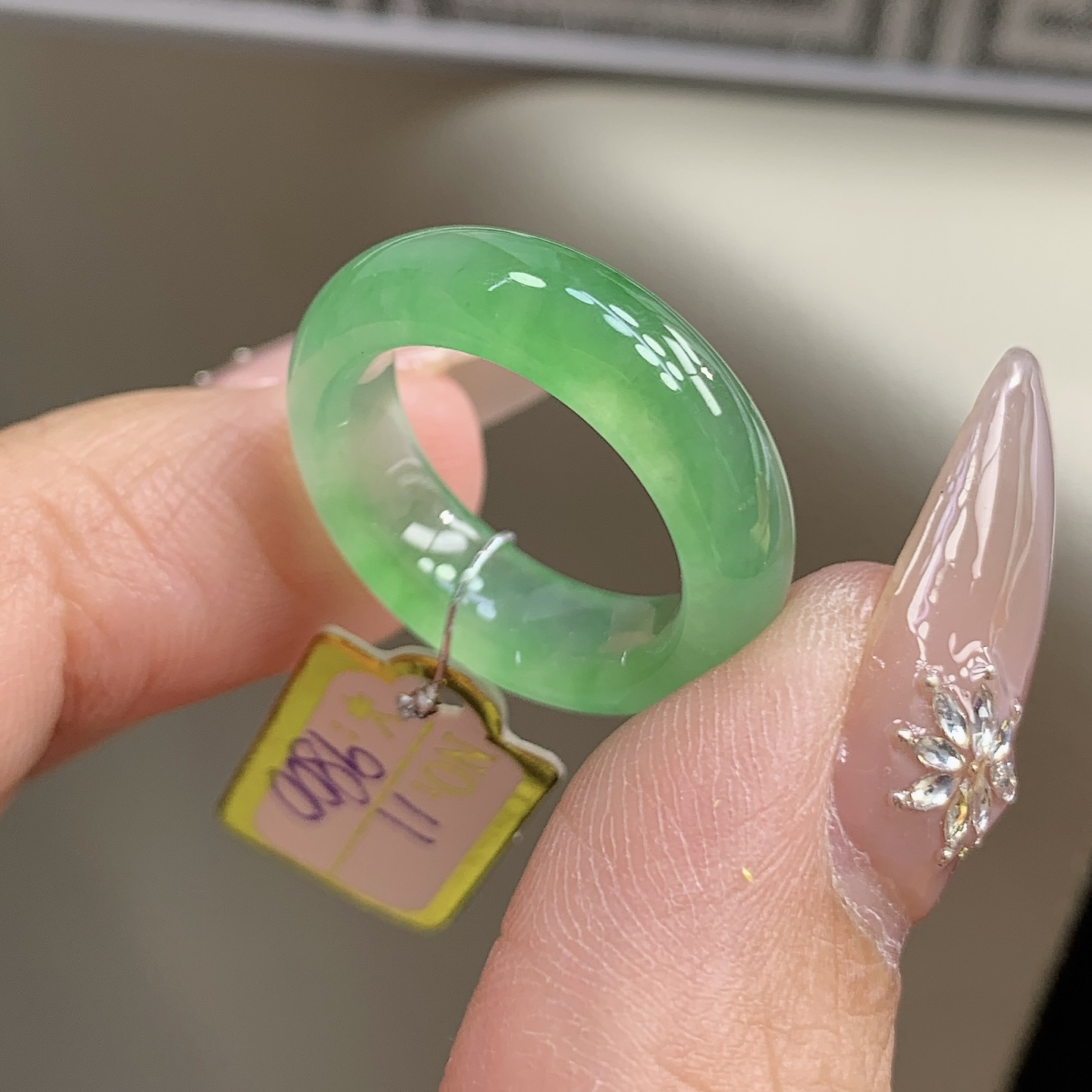 11号 冰阳绿满色翡翠缅甸翡翠戒指 满阳 尺寸15.9-6.2-2.8mm