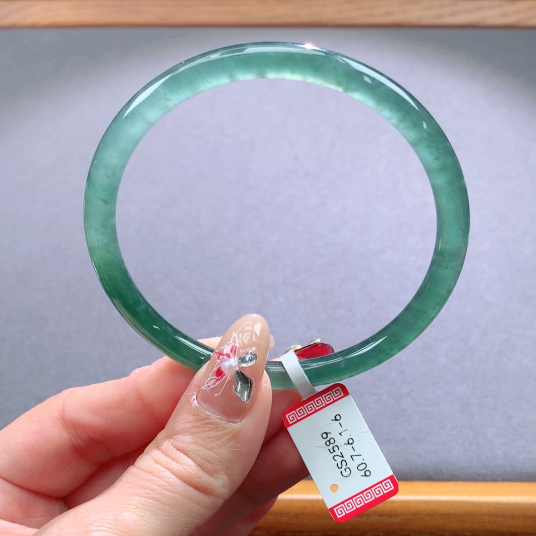 翡翠手镯未镶嵌天然翡翠手镯叮当镯