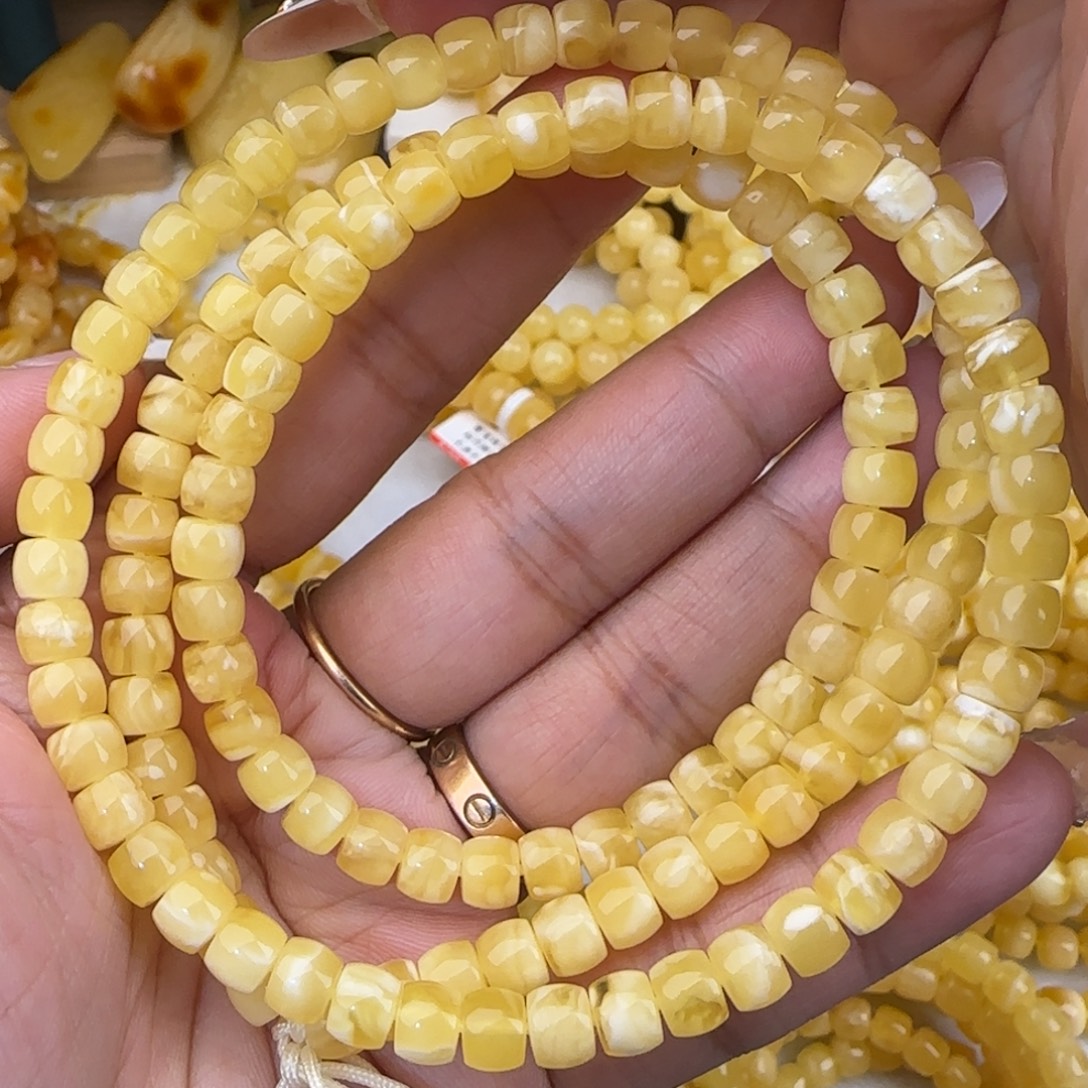 蜜蜡未镶嵌手串金白妖花直切多圈