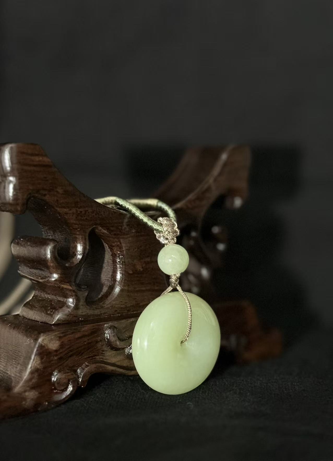 和田玉青白玉平安扣