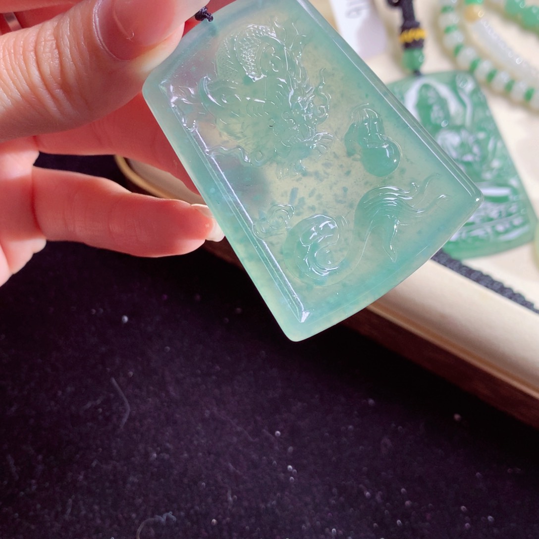 翡翠未镶嵌颈饰天然