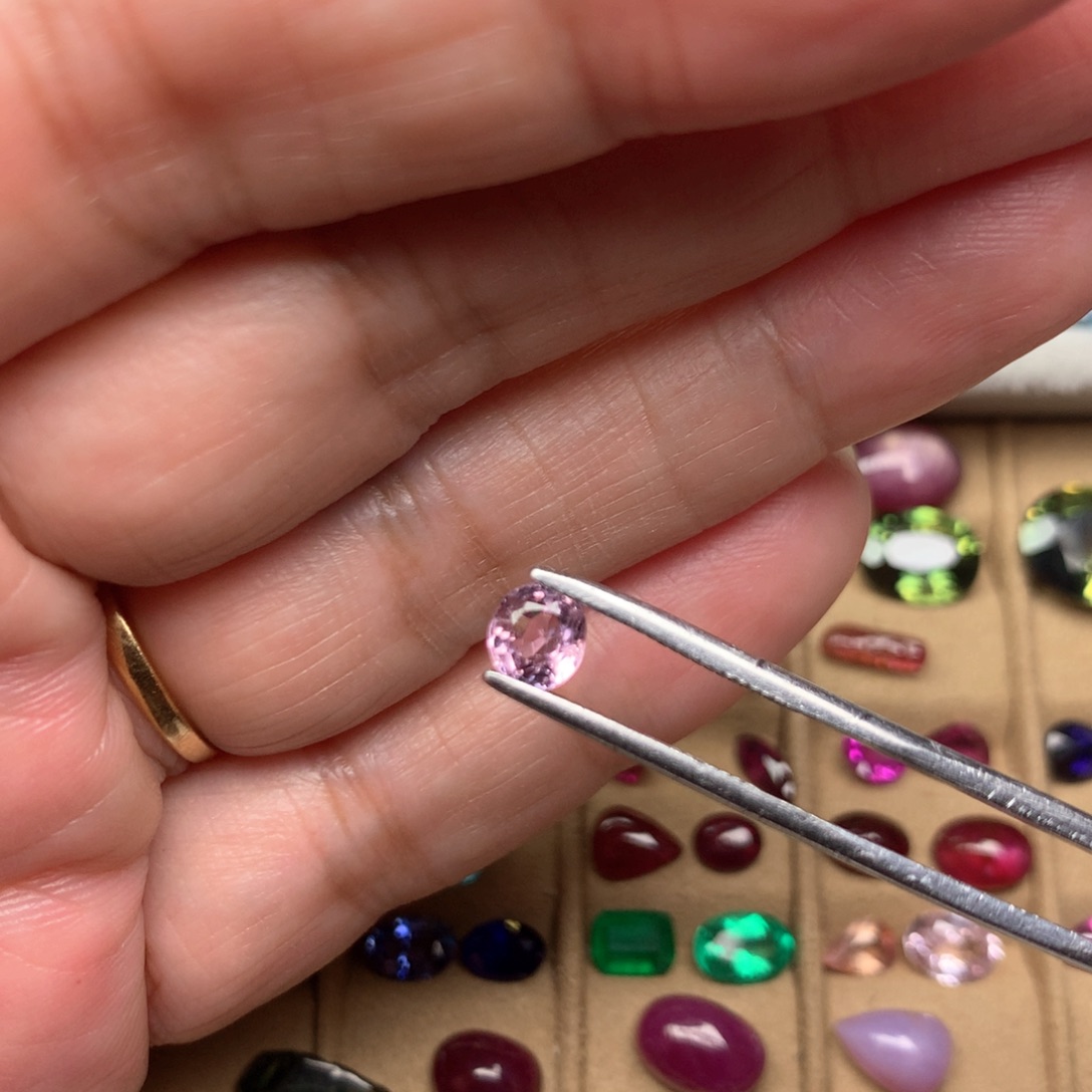 尖晶石裸石未镶嵌