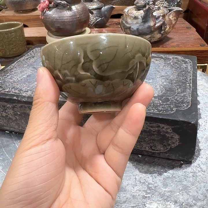 主人杯一个，瓷。。品茗瓷