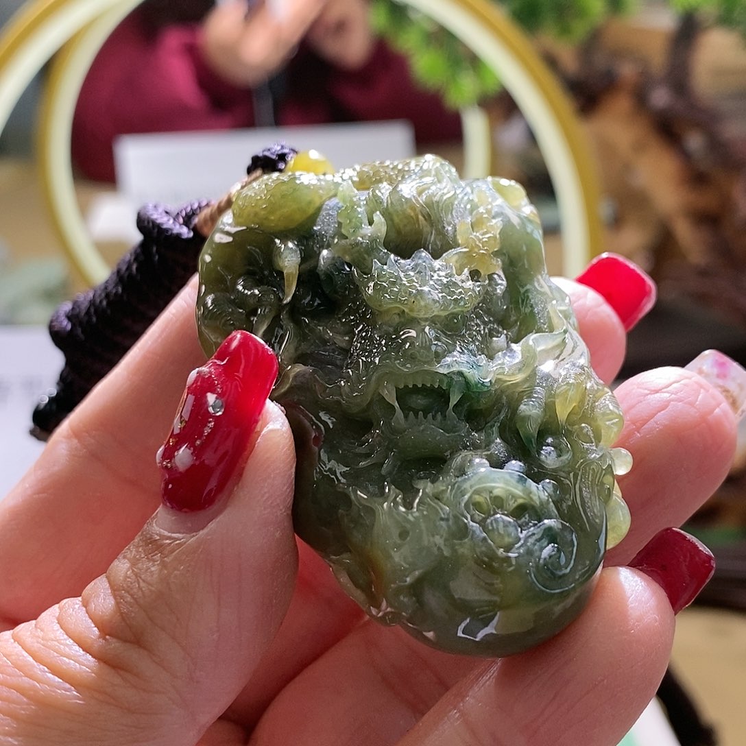 【闪购商品】翡翠颈饰未镶嵌龙牌