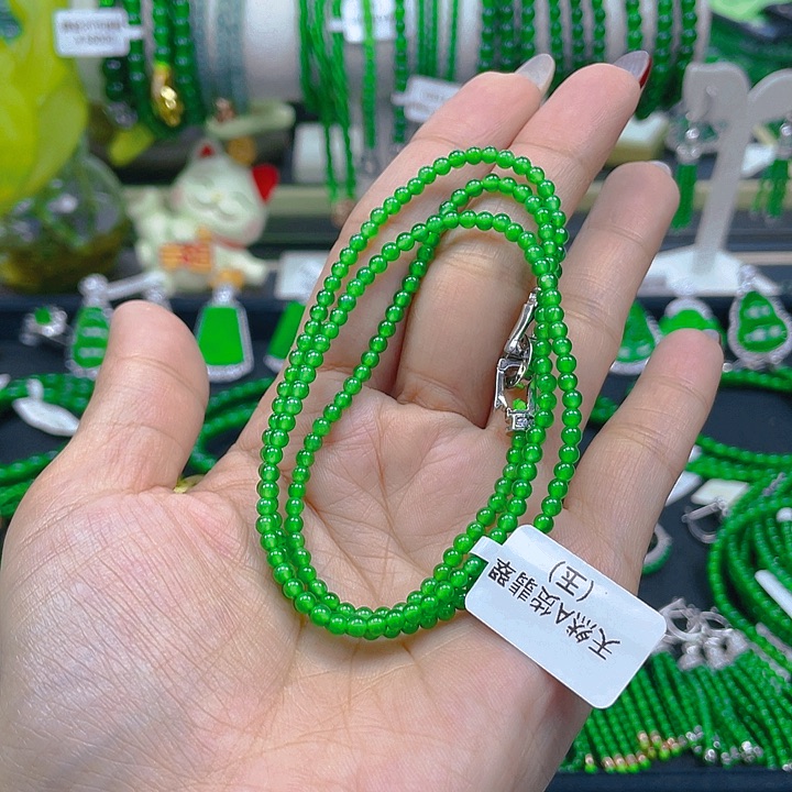 翡翠颈饰未镶嵌正阳绿3
