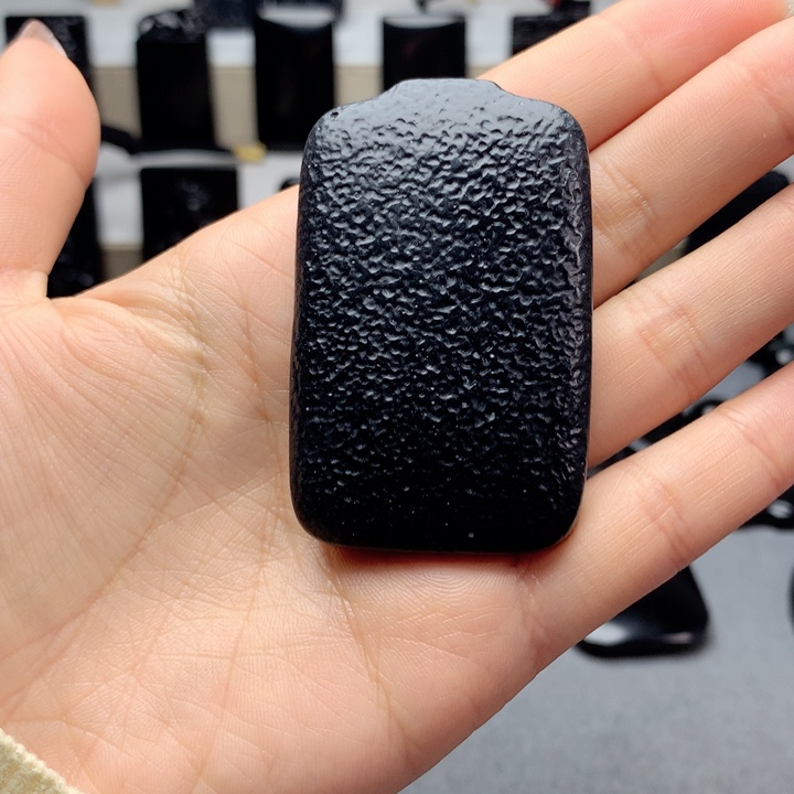 和田玉（墨玉）挂件未镶嵌