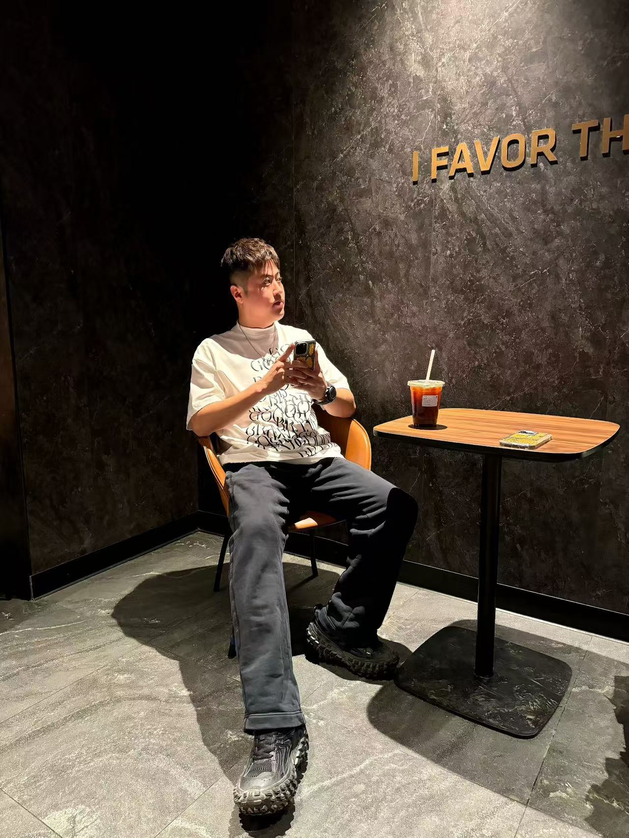 【GUANSHU】98820秋冬重磅时尚百搭休闲满身字母款短袖T恤