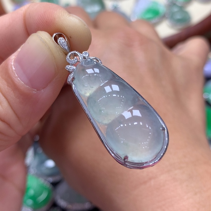 翡翠吊坠(不含链)18K金镶嵌