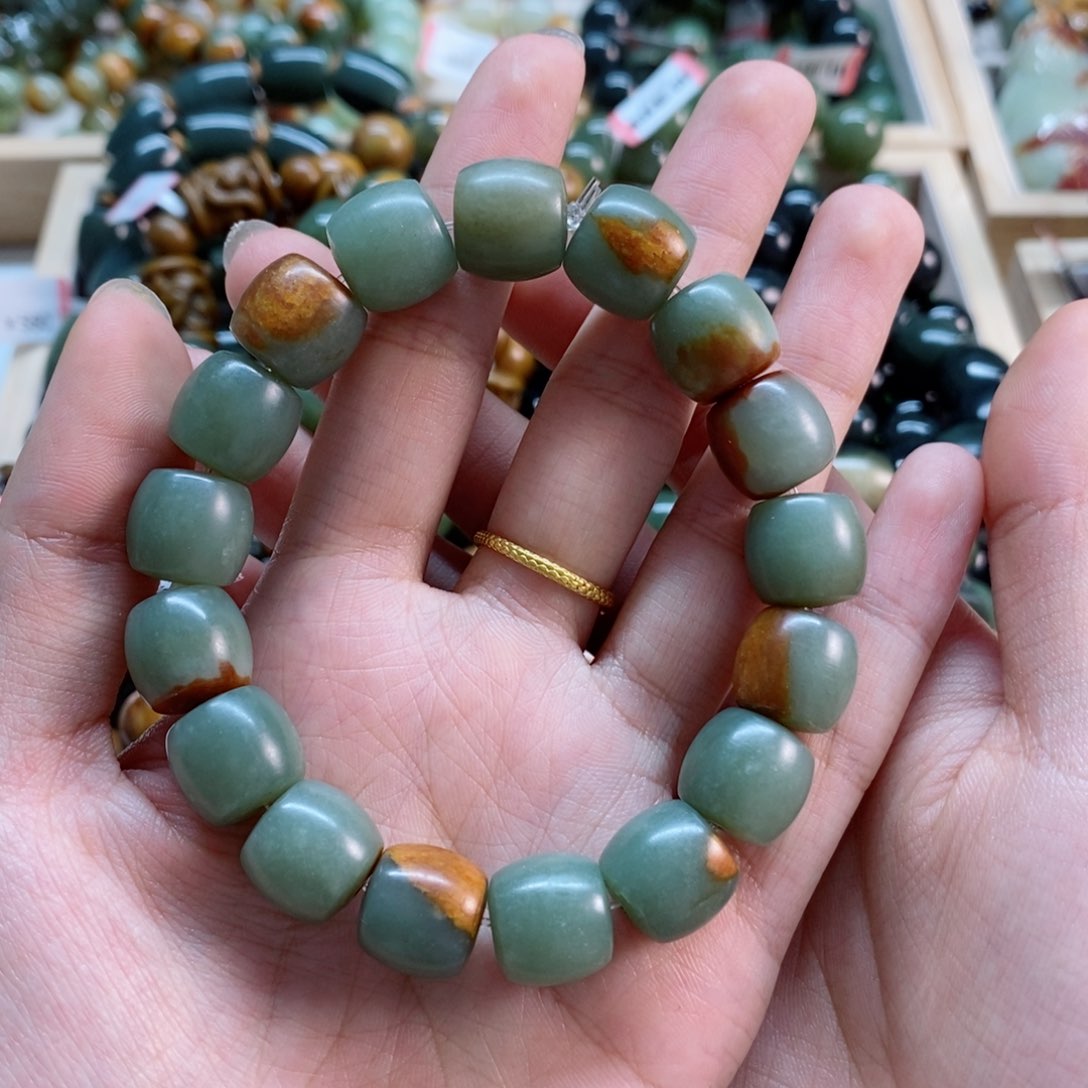 透闪石质玉手串未镶嵌