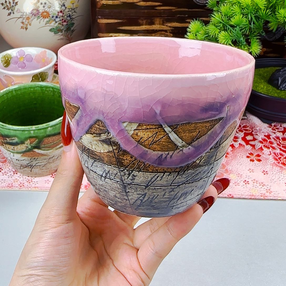 他家茶具瓷器真美！