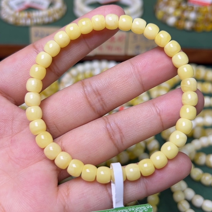 蜜蜡未镶嵌珠宝奇石