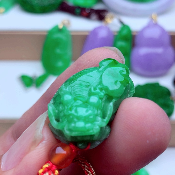 翡翠未镶嵌吊坠(不含链)