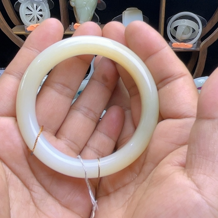 【闪购商品】未镶嵌手镯和田玉