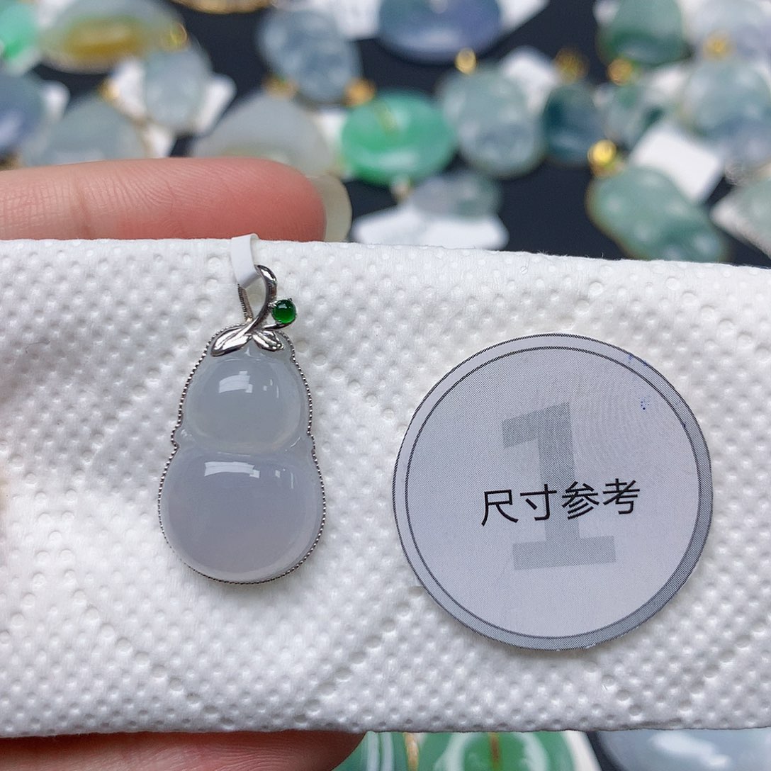 颈饰18K金镶嵌翡翠天然缅甸翡翠