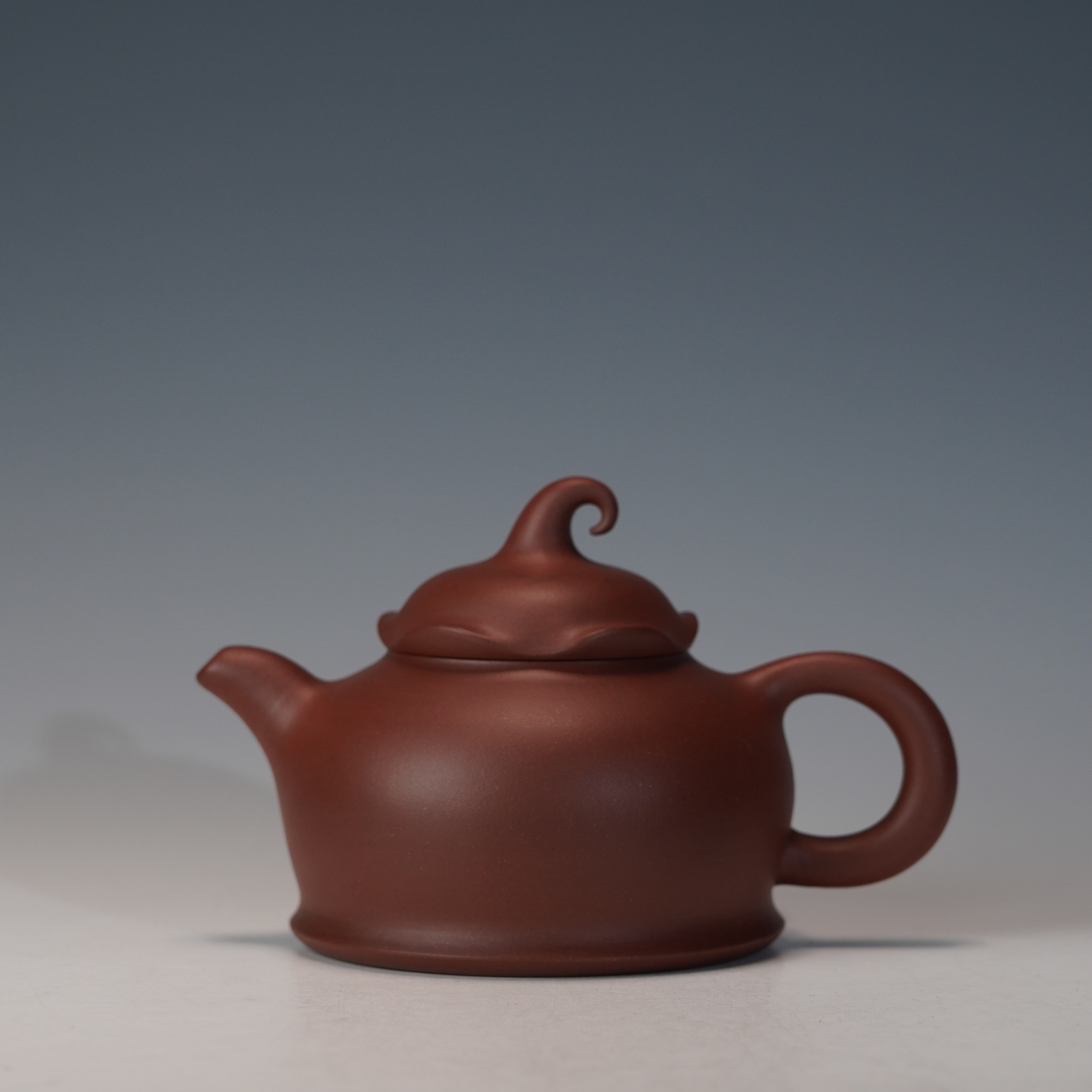 lot.23107 王继忠 底槽清咏和壶 230cc