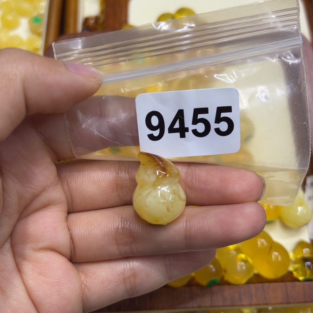 未镶嵌琥珀珠宝奇石