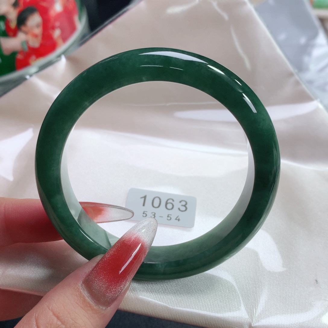 翡翠手镯未镶嵌正圈53.54