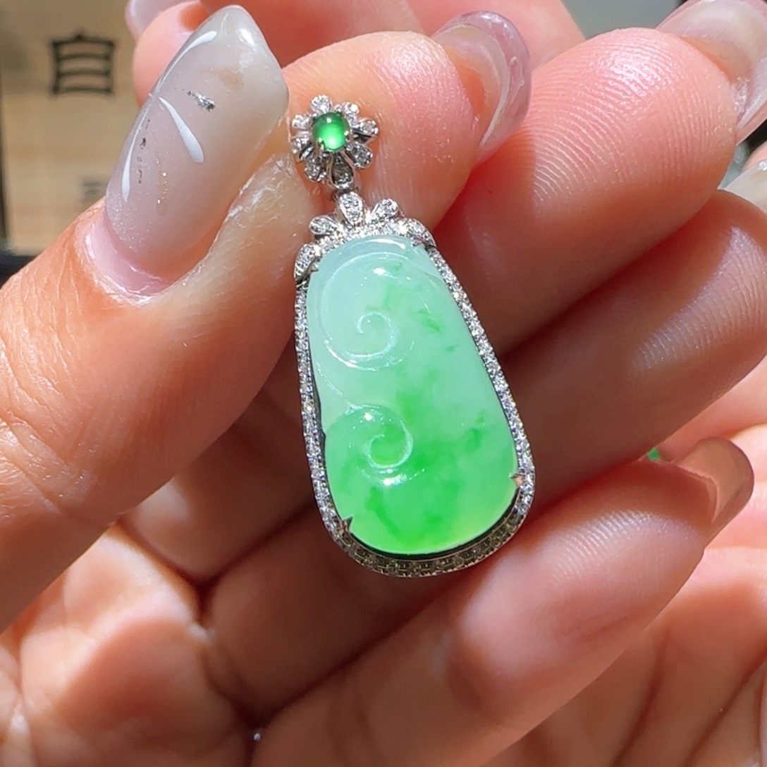 【闪购商品】翡翠颈饰18K金镶嵌缅甸