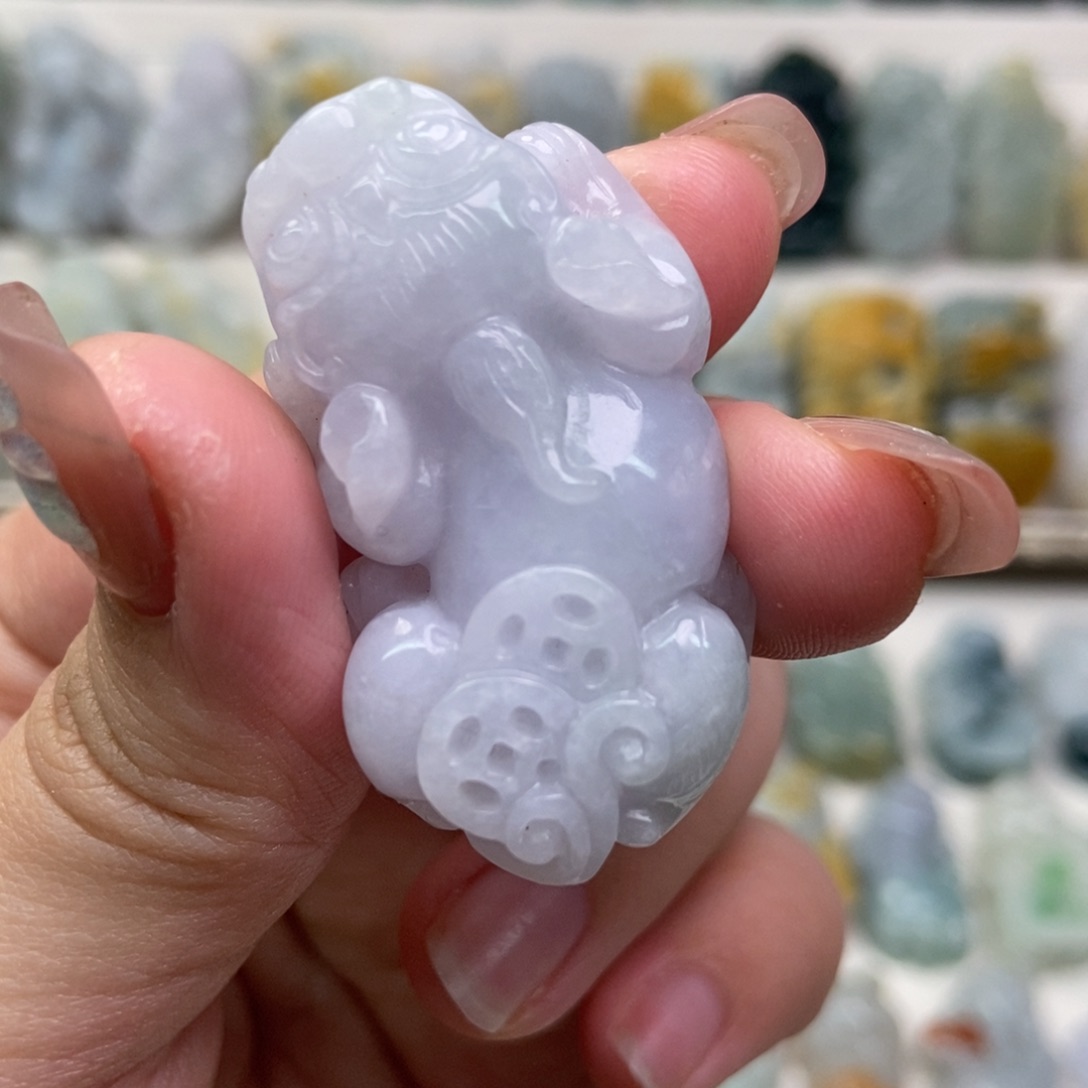 翡翠吊坠(赠链)未镶嵌