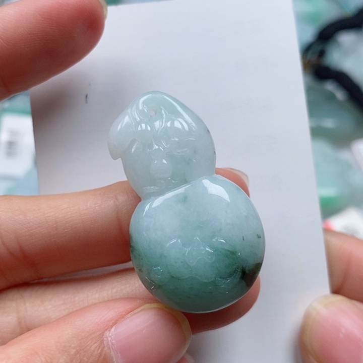 翡翠颈饰未镶嵌葫芦