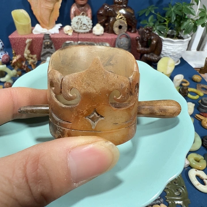 透闪石质玉未镶嵌挂件