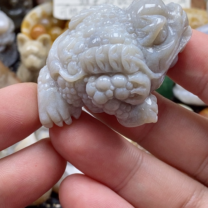 石英质玉未镶嵌颈饰