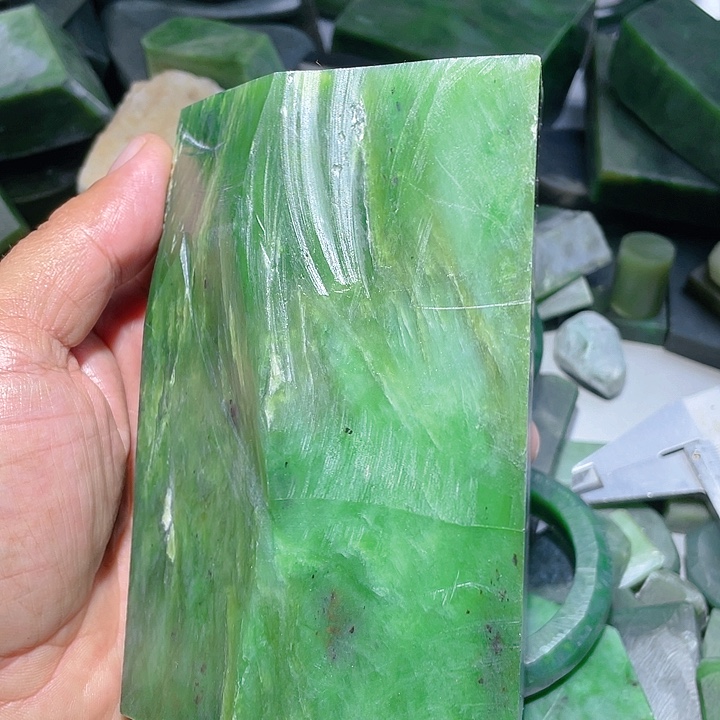 和田玉（碧玉）未镶嵌珠宝奇石