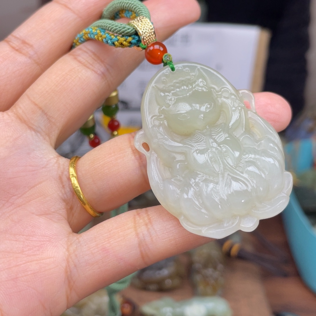 和田玉颈饰未镶嵌