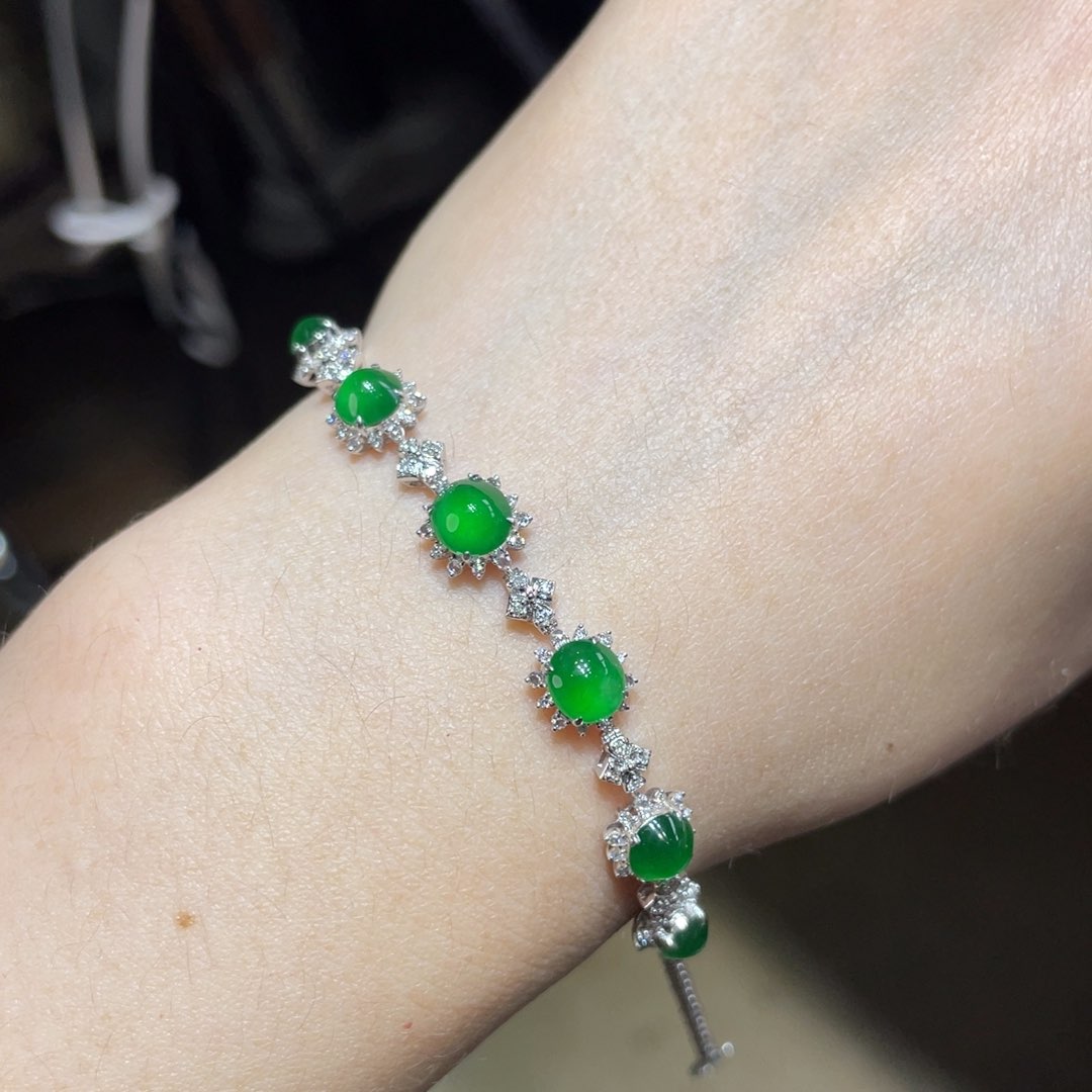 翡翠18K金镶嵌颈饰天然缅甸翡翠a货