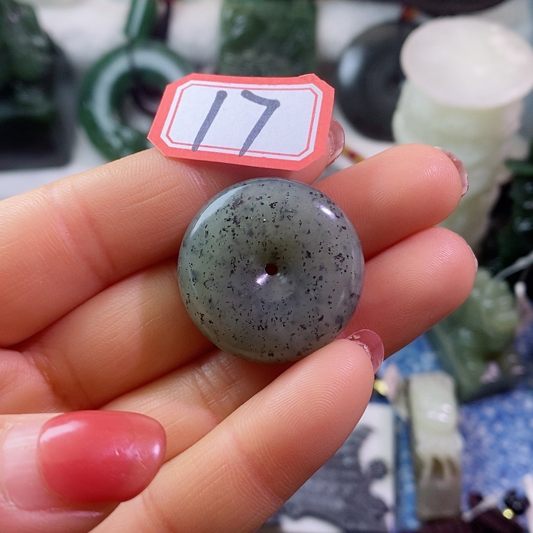 和田玉（糖玉）颈饰未镶嵌